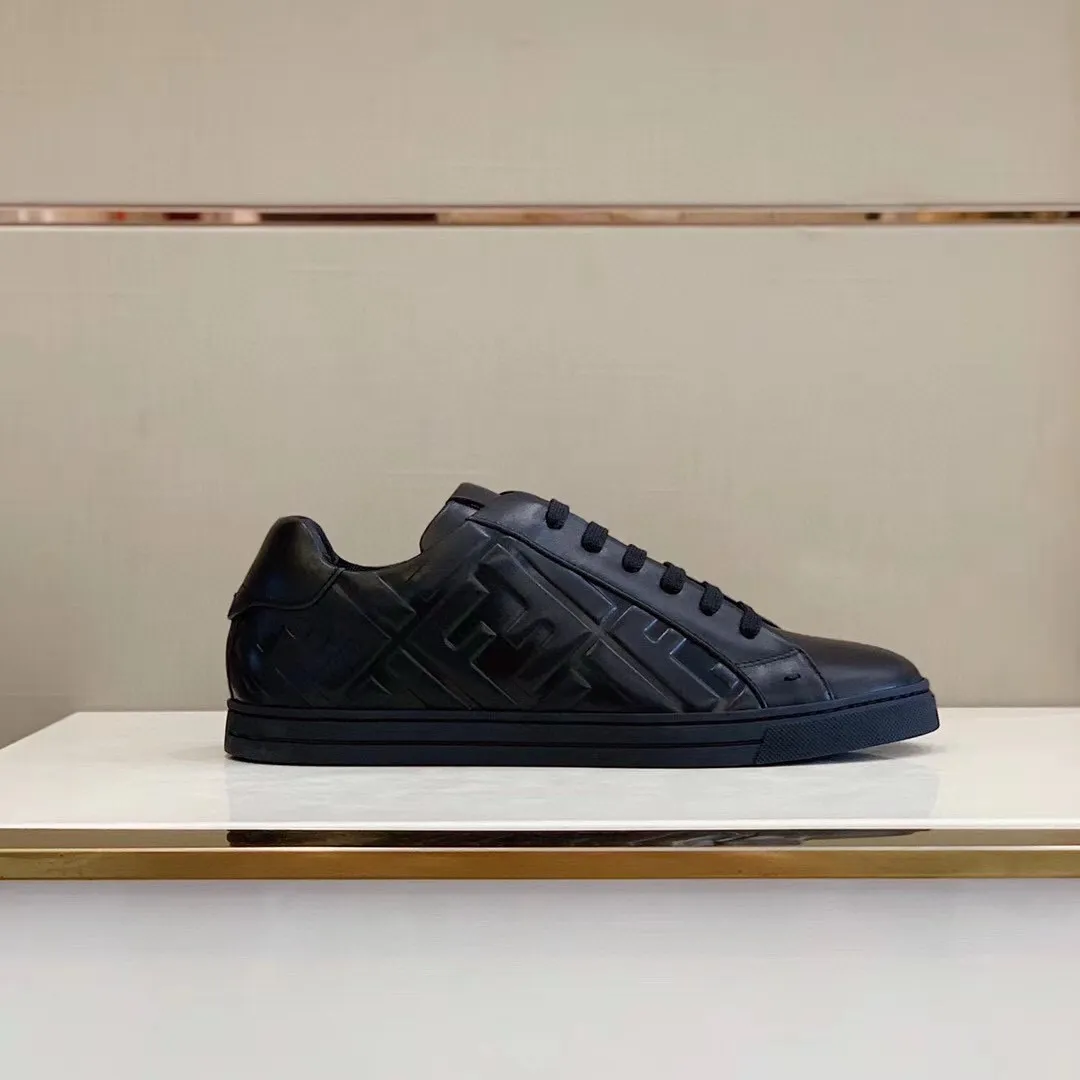 Factory Price: 400💰 Sun] FENDI Classic Comfort Men's, this sophisticated sneaker is handcrafted from soft calfskin. Mesh inner surface, ultra-light rubber material and rough outsole. This unique thin style is suitable for the casual and exquisite sensibility of this season. It is comfortable and natural on the feet. It is an everyday style for casual travel in autumn and winter! Code number: 38/44, customized 45